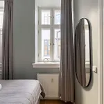 Stylish Flat At Best Location In Cph By The Canals