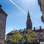 Stylish Flat At Best Location In Cph By The Canals